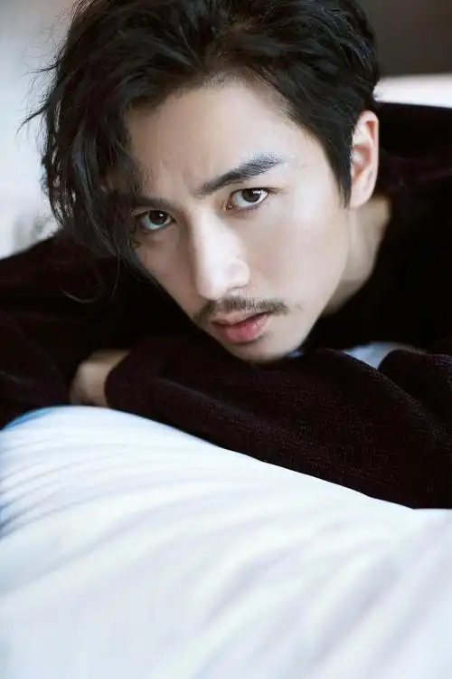 陈晓化身雅痞绅士魅力写真图片