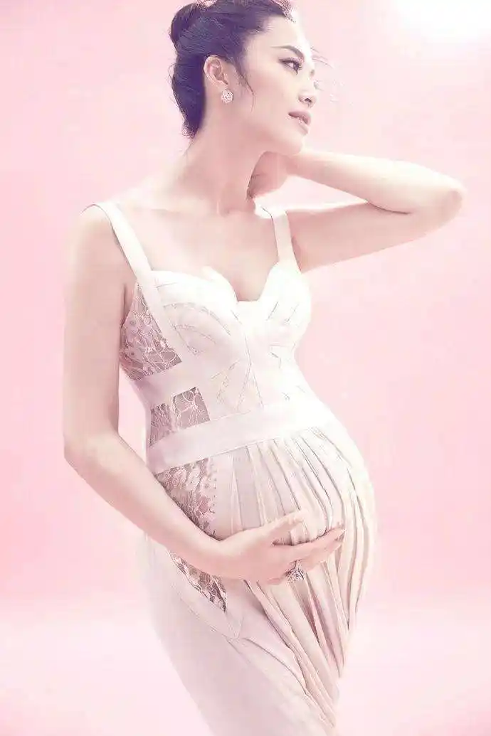 女星孕照:孙俪的惊艳,杨颖的少女,林心如浑身散发母爱气息!