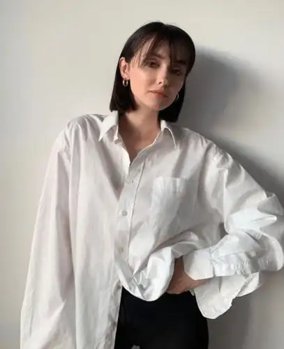 当女孩穿起白衬衫有着相看两不厌的美好迷人的很自在