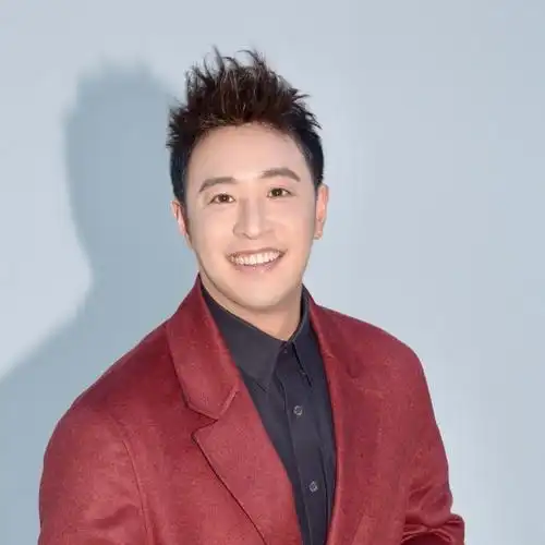 潘玮柏明年将要退居幕后?不再做歌手,原因真是让人心痛!