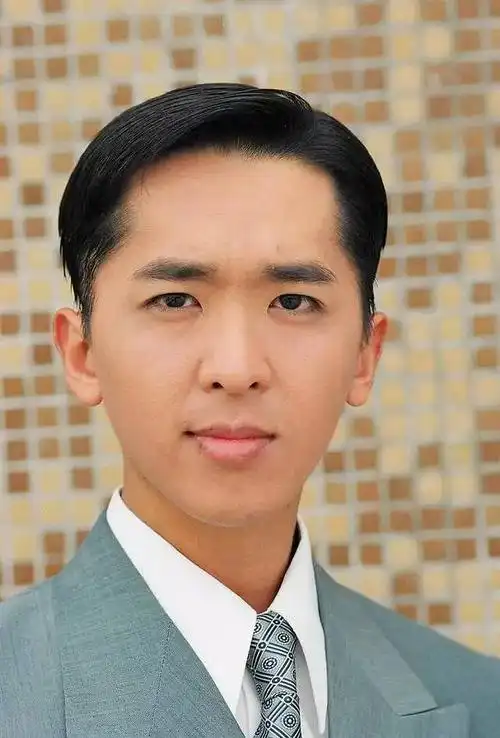 开八| tvb"龙套仔"邓兆尊家产过亿,三女友齐贺50大寿