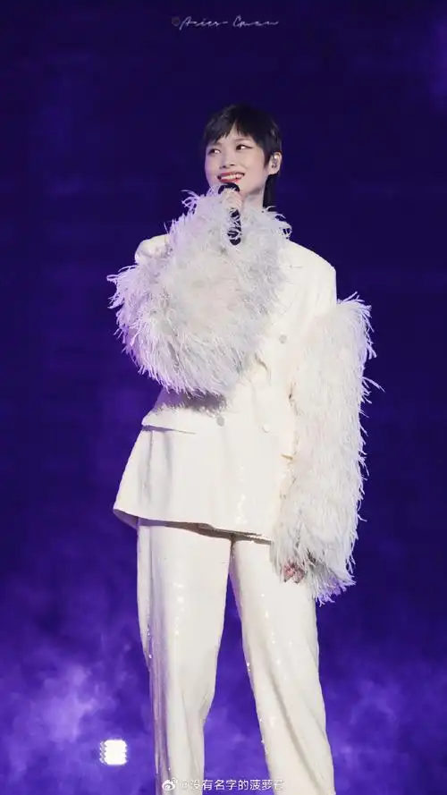 李宇春超话热烈祝贺小宇参加工作十八年99李宇春选手我们一起兑现