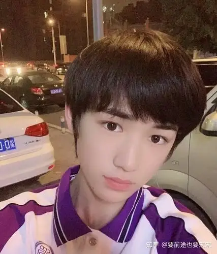 有没有宋亚轩学习时的照片想打印出来激励自己