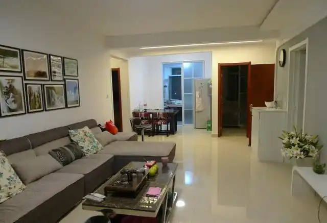 这卧室开灯的效果真的是这样的?有没有p过照片吗?