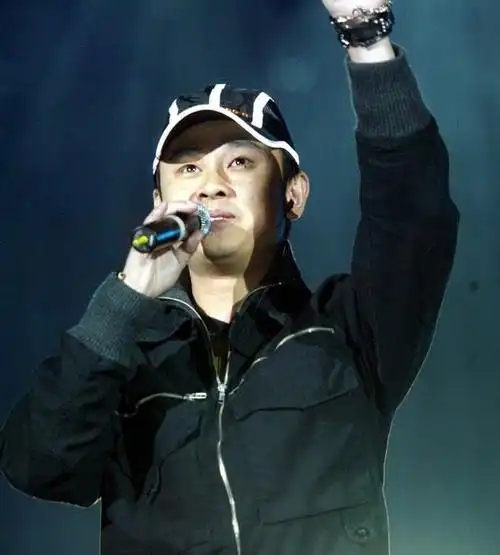 刀郎是华语乐坛的奇才,一直以来他都是国内歌迷们心目中的"音乐诗人".