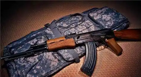 ak47突击步枪射程800米,如果站在801米,那能否看见子弹落在面前