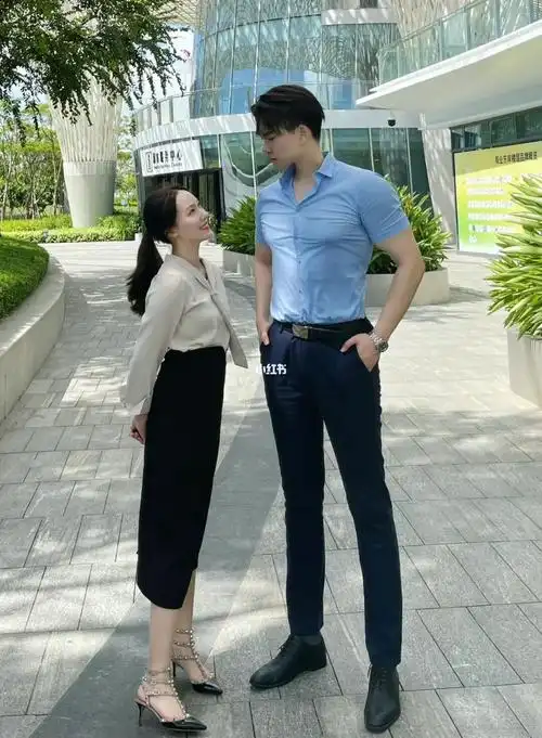 情侣的日常  #情侣  #情侣穿搭  #每日穿搭  #158和195  #最萌身高差