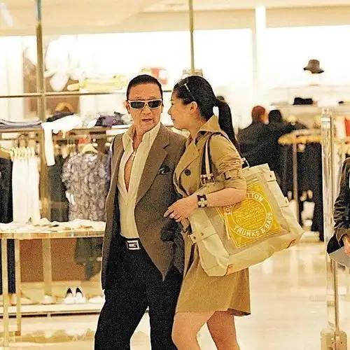 回顾谢贤前女友coco12年青春换来2000万如今怎样了