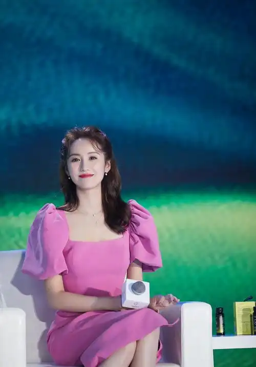 热爱瑜伽的吕一,素颜也美丽_身材