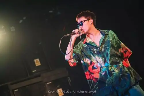 猪大头与兄弟厂牌活死人并肩作战燃烧三十年的说唱火焰重新归来