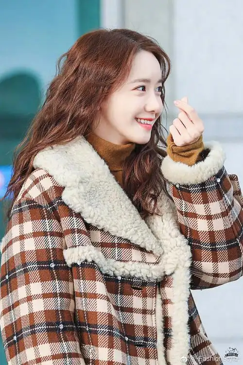 以允儿为例唯一一个什么发色都好看什么发型都适合的女人淡妆浓妆素颜