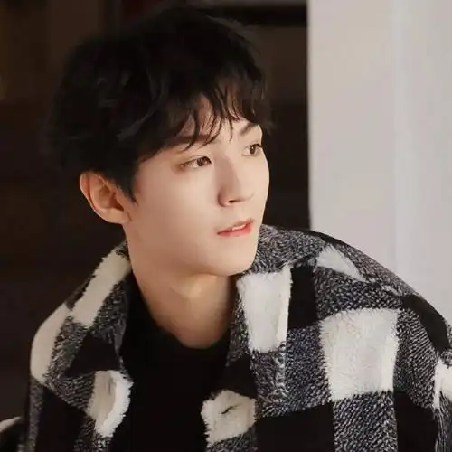 王俊凯令人胎动的头像小螃蟹们快疯狂保存