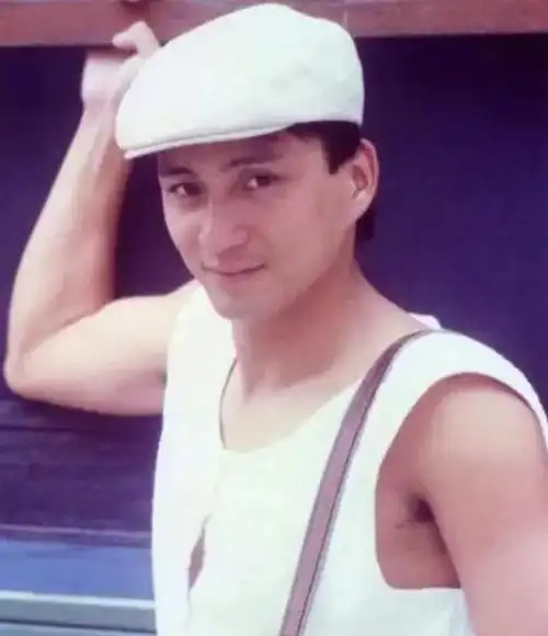 6个孩子3个妈,每年生活费近五百万,66岁汤镇业,真不敢退休