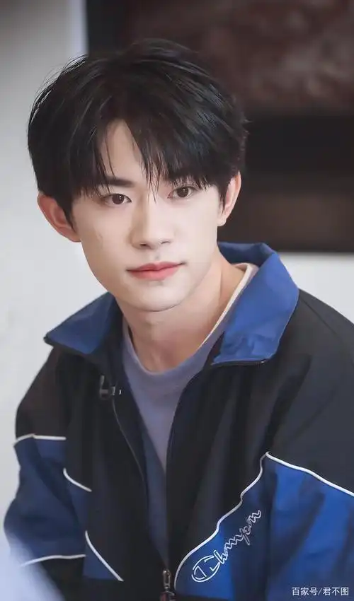 易烊千玺图集