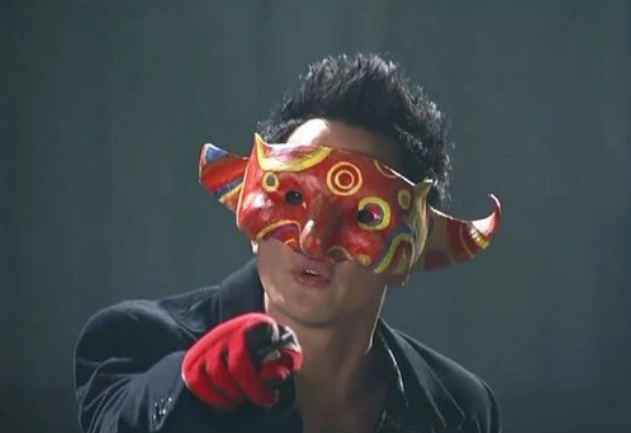 最后就是我们熟知的吴彦祖了,这个男人不仅仅是很多女孩心中的男神