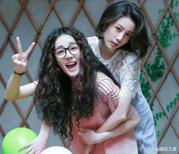 矫情姐姐李溪芮被杨幂力捧始终不火深夜报名浪姐暴露窘境