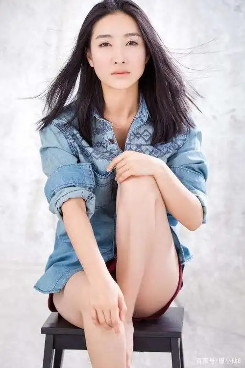 明星陶昕然,娱乐圈实力演员,清新秀丽,是具有潜力的女星