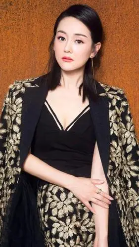 张定涵美图,瑰姿艳逸,仪静体闲!