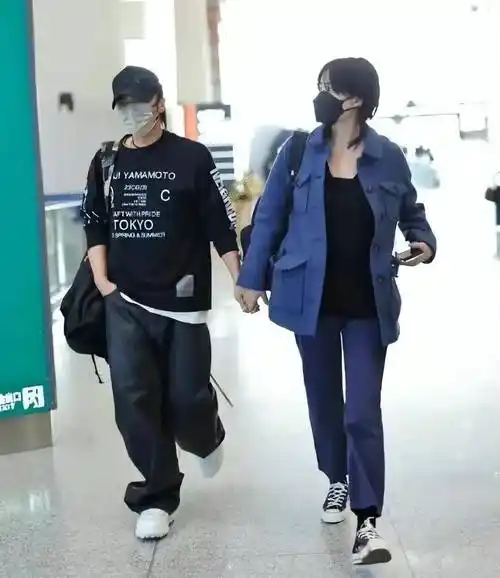 给谢霆锋庆生,闺蜜赵薇露面_生活_俞飞鸿_女性