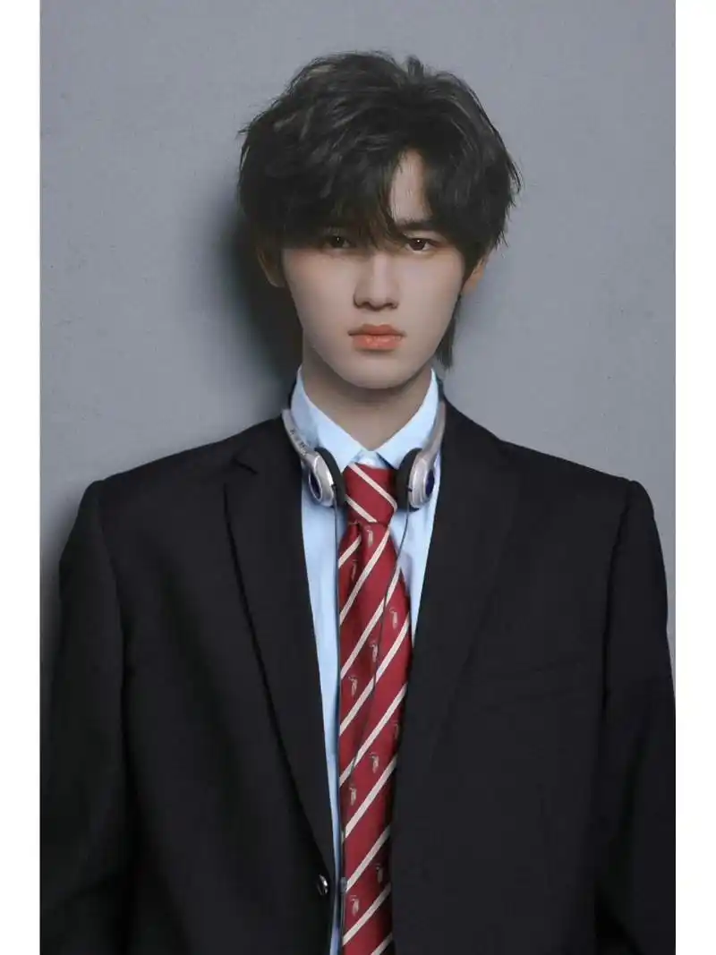 【宋亚轩】壁纸 美式证件照    美哭我