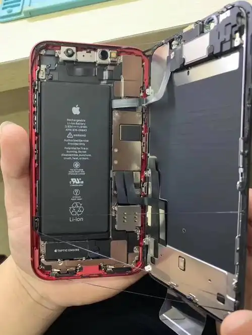 iphone11拆解内存电池已经确认有点小失望内部就像艺术品