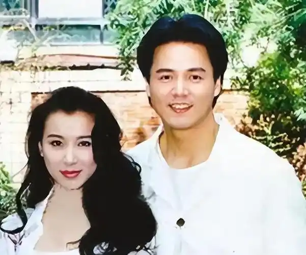 却看着像两代人,这6位女星把"老公熬成爹"|刘涛|张庭|王珂|蒋勤勤