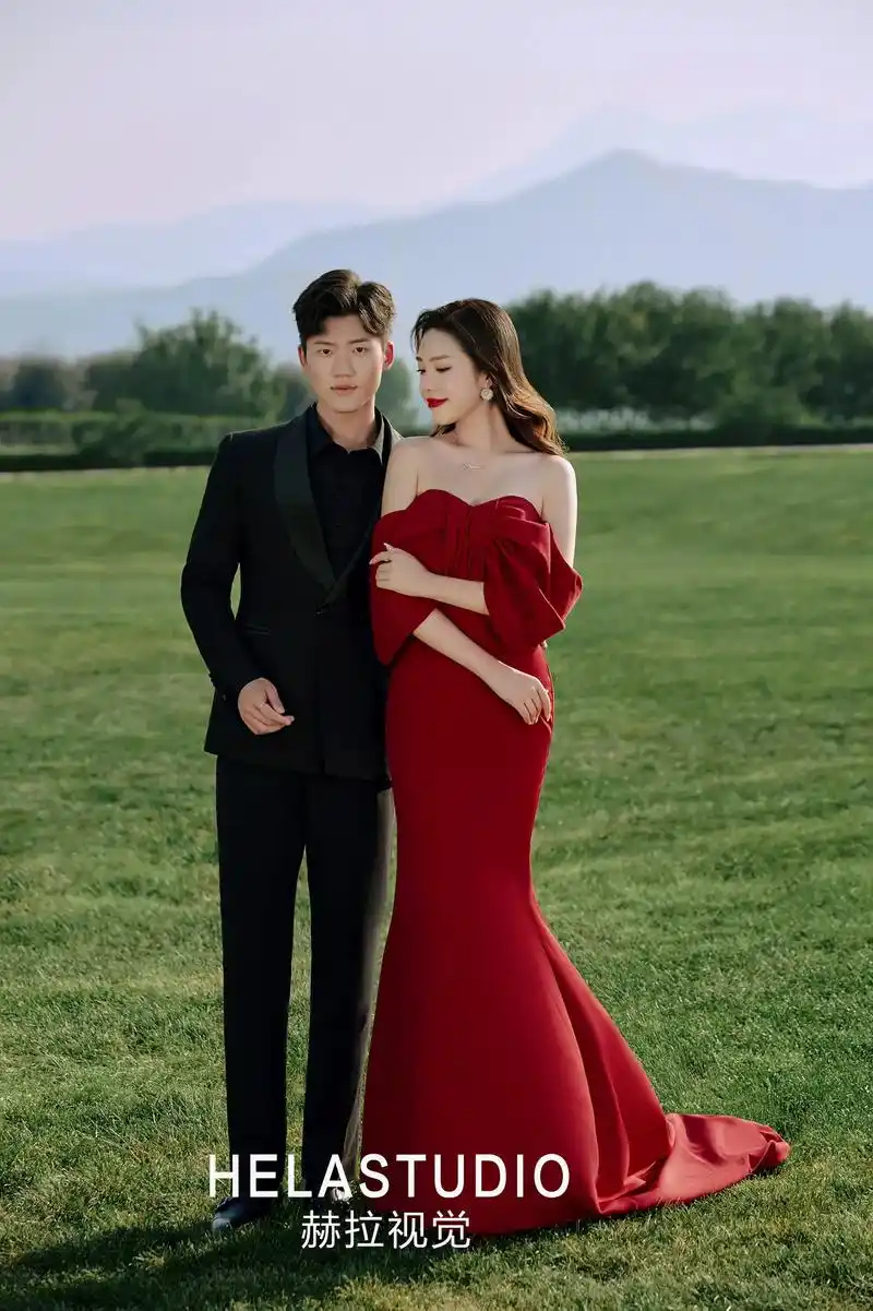 太喜欢这组森系红色婚纱照啦6015高级又养眼.