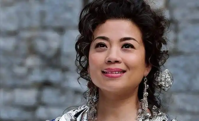 回顾张也虽没结婚但不代表没伴侣女人一生不该只有婚姻