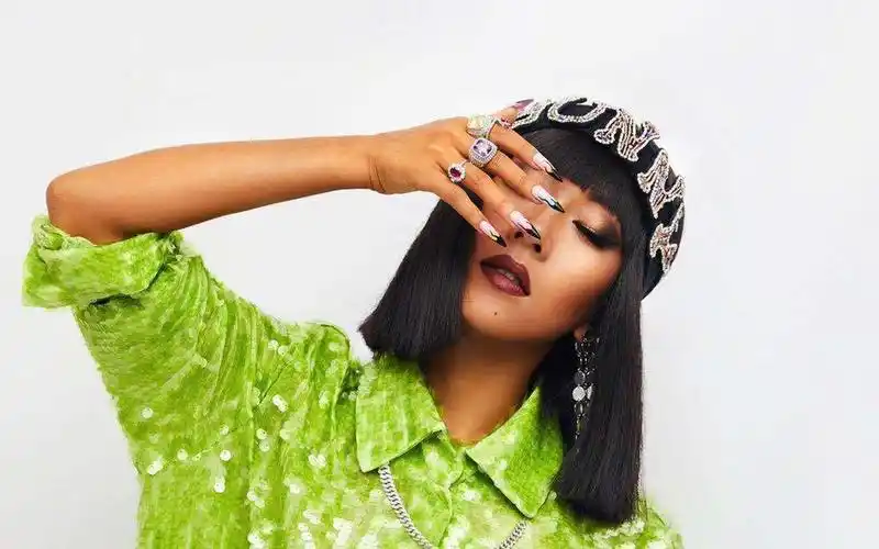 电脑壁纸 明星 大陆明星 吉克隽逸时尚性感封面大片妩媚写真