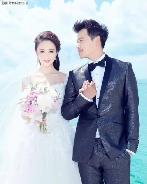 原创离婚后的佟丽娅看似一无所有实则野心勃勃蓄势待发