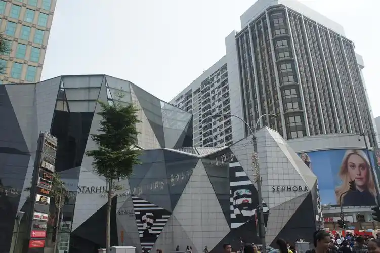 柏威年购物广场