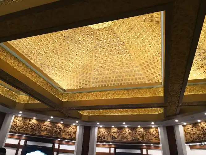 雷峰塔的内部金顶