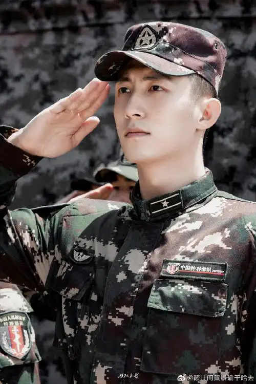 黄景瑜超话#安利梁牧泽的100种方式#作为一名军嫂,梁牧泽相较于景瑜的