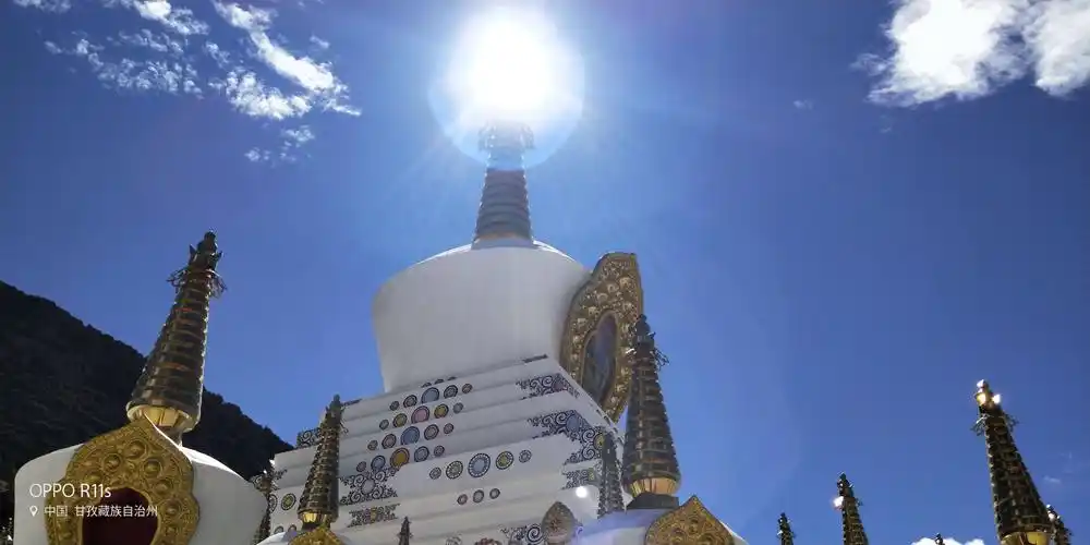 这个角度,阳光刚好,佛光普照,光芒四射.