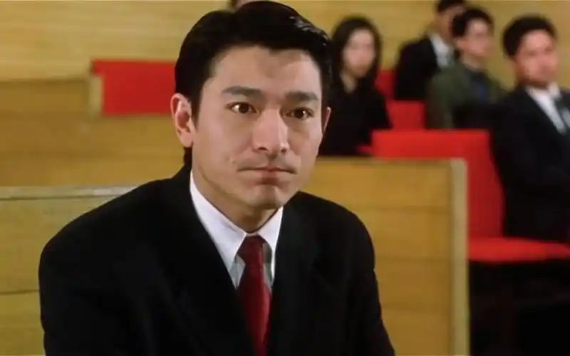 龙在江湖:刘德华忘词临场发挥,导演故意没删,竟意外成了经典