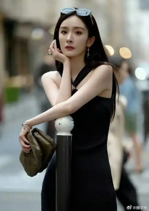 杨幂巴黎秋日穿搭