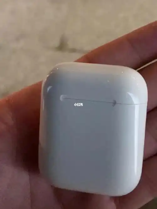 大概98新吧.只剩下仓和右耳了.保证正品.可以单卖.