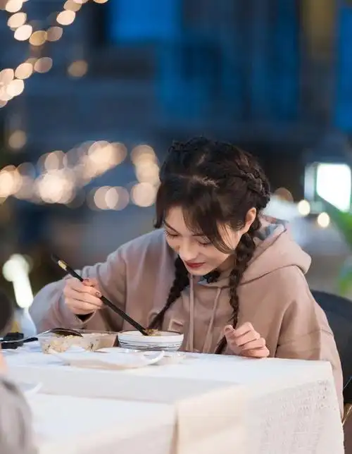 原创怦然心动20岁互动太直接男四后来居上心仪对象是个谜