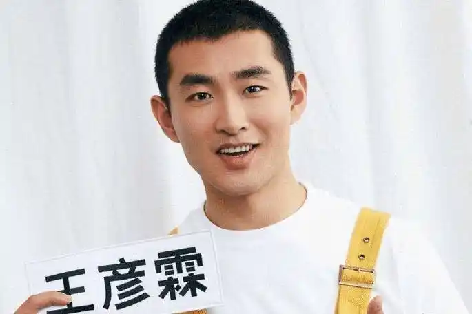 原创密逃2将录杨幂魏大勋仅1人回归迎来宝藏男孩跟杨幂好友