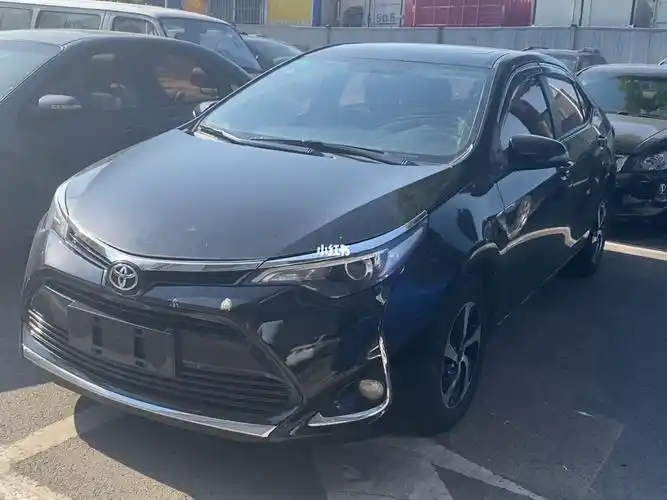 17年上牌丰田雷凌全款5个多