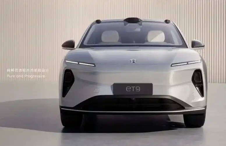 蔚来et9发布,四座纯电轿车,预售价80万元人民币,2025年一季度交付 有