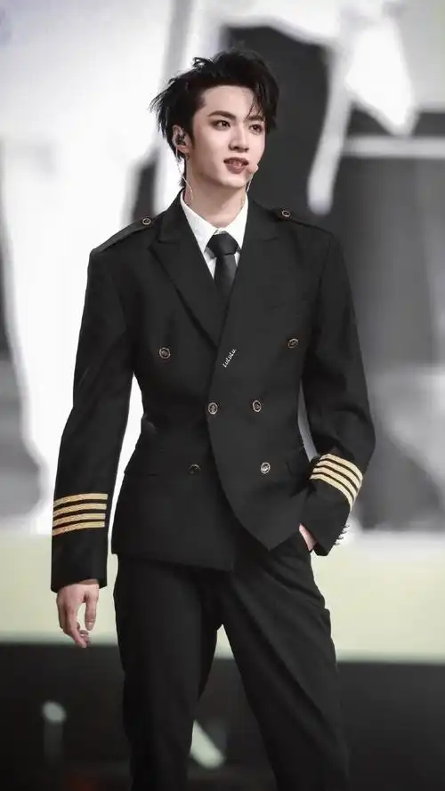 刘耀文叁重楼暨出道四周年演唱会##刘耀文舞蹈solo##刘耀文feelmee