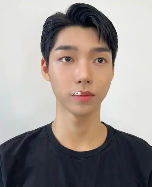 干净帅气分区韩式男生发型