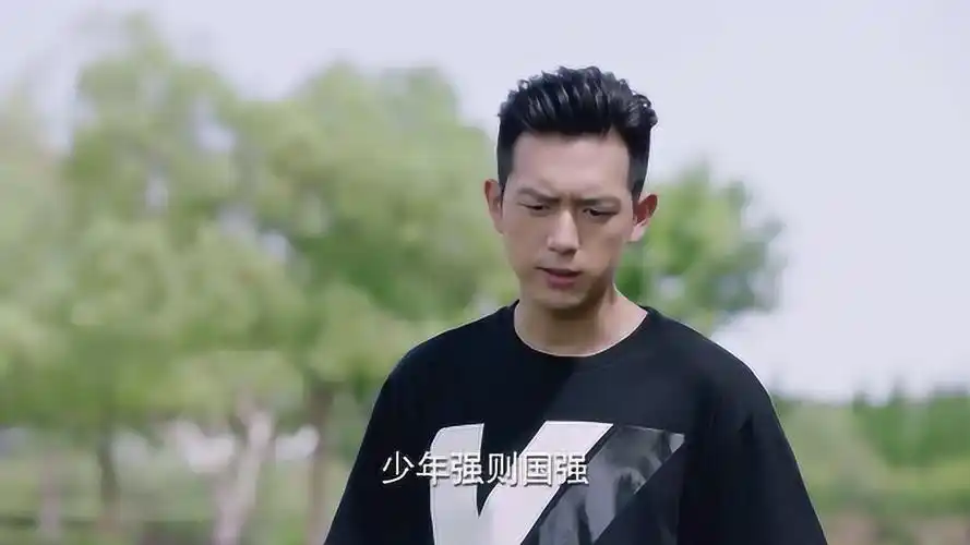 亲爱的热爱的毕东然正式加入kk俱乐部体能训练跑个倒数第二