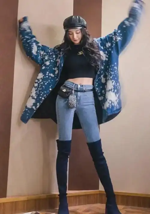 杨幂挑战绑带丝袜性感打扮配修身皮裙刘恺威看了都要后悔