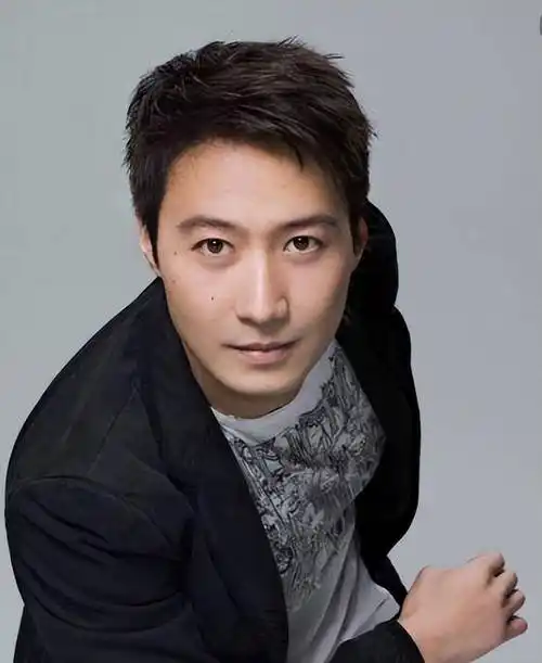 四大天王黎明:经历多段感情,婚后被戴绿帽,最后娶小19岁助理_舒淇