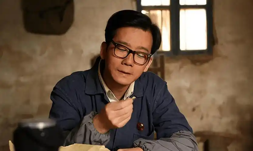 陈创:抱张国立大腿,26年被叫"哮天犬",露水婚姻成一生之痛