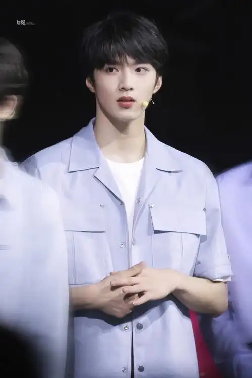 刘耀文的青春关键词是坚持