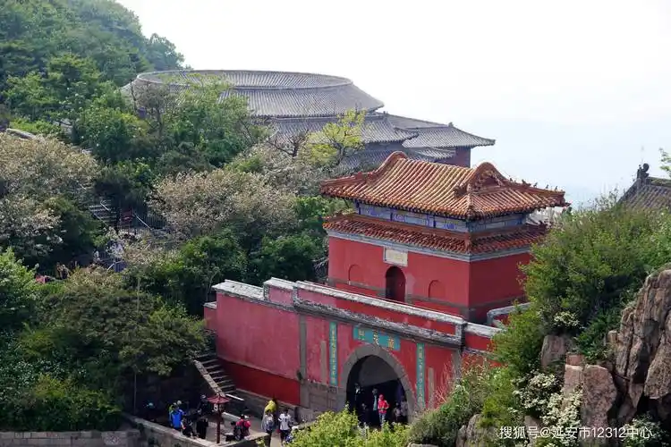 泰山印象之二_南天门_盘道_游客