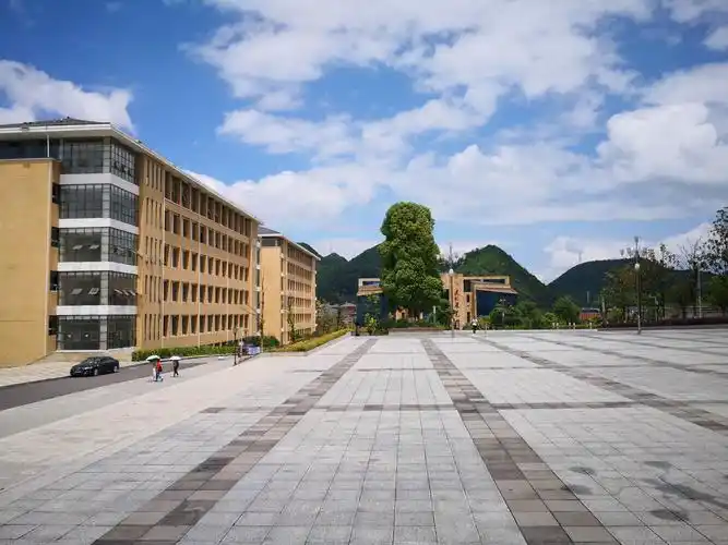 贵州医科大学毕业20周年纪念一(校园展影)